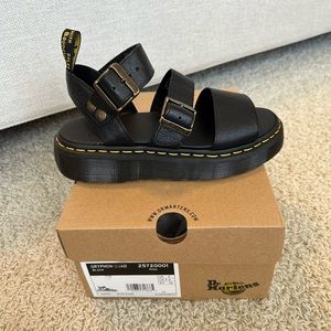 New in Box Dr. Doc Martens Gryphon Quad Black Platform Sandal US 8, UK 6 EU 39